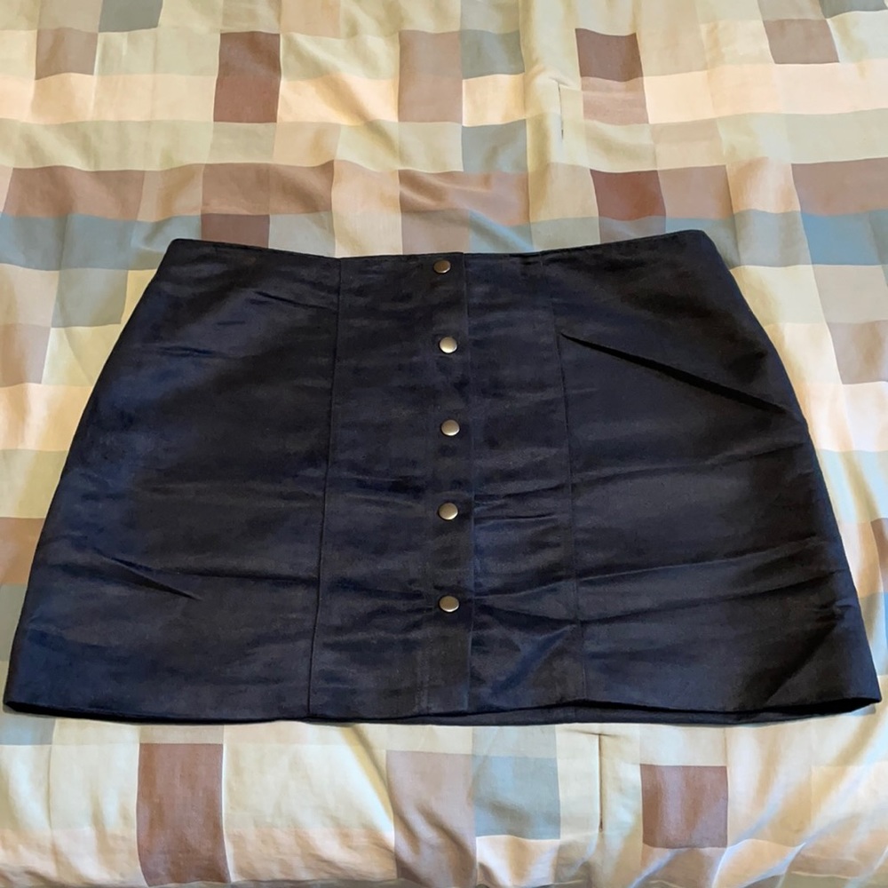 Gap skirt
